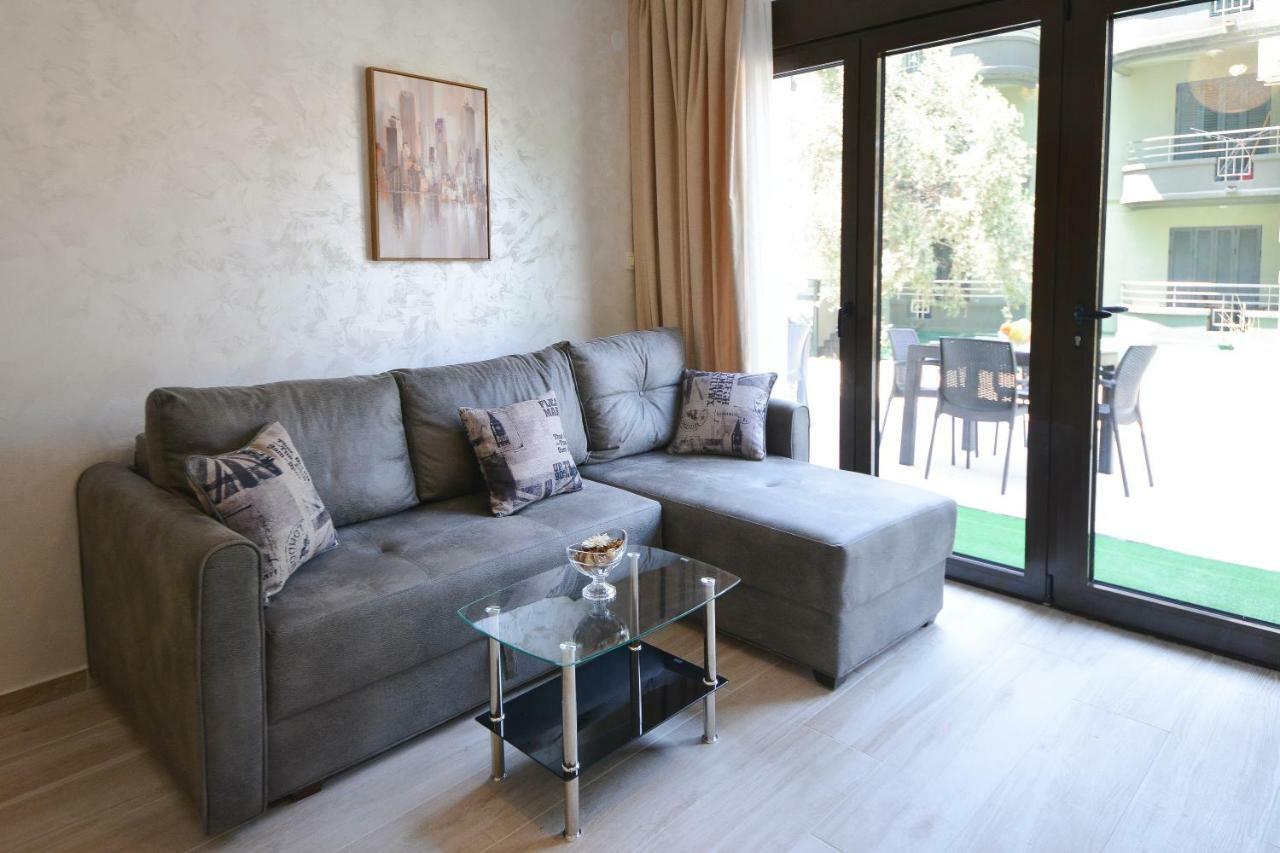 Brand New - Free Parking Apartment