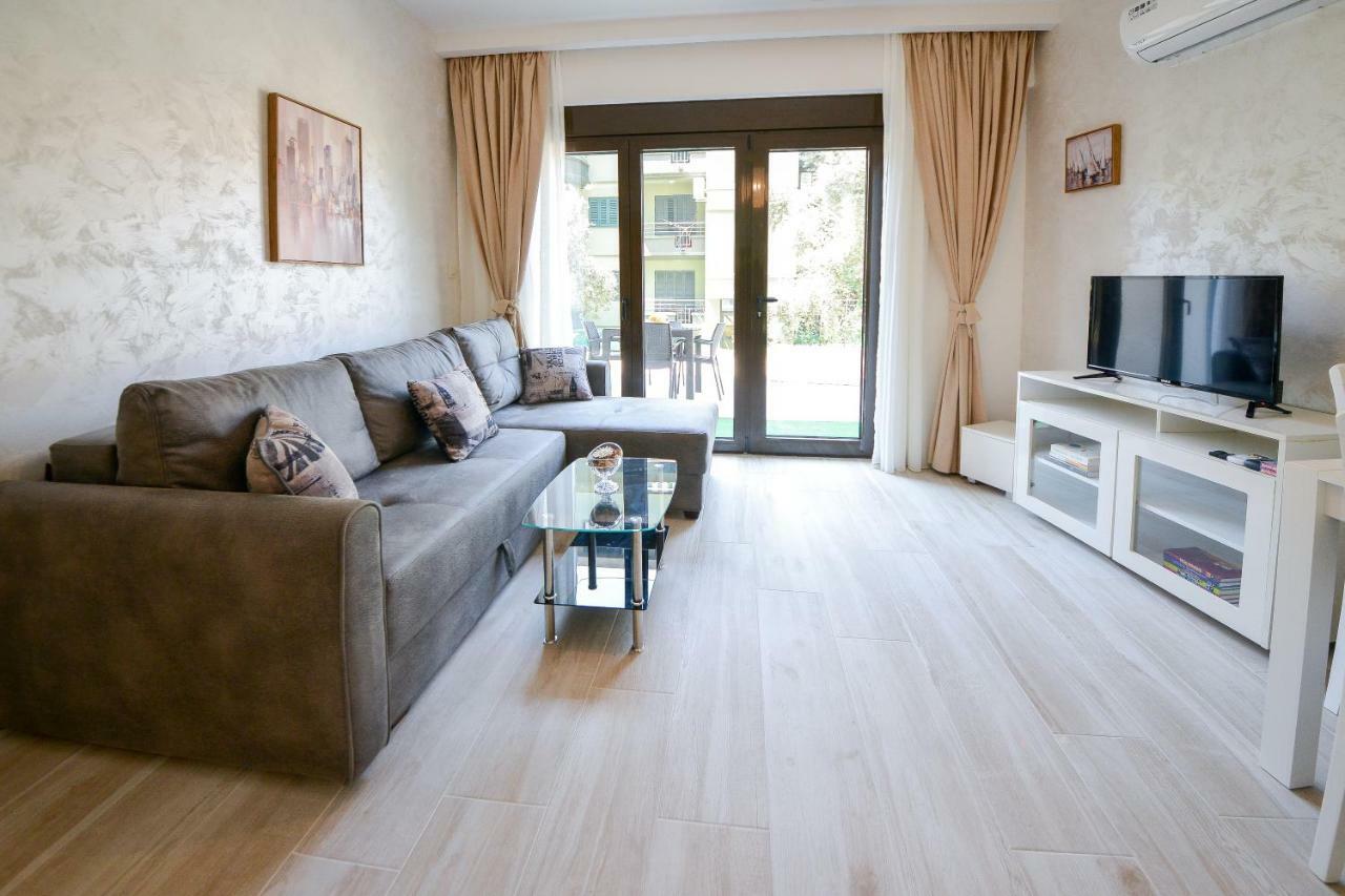 Brand New - Free Parking Sveti Stefan
